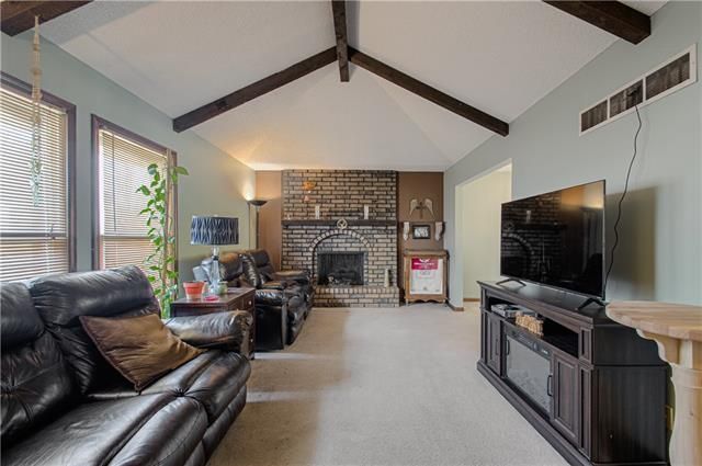 2721 S Cogan Dr, Independence, MO 64055