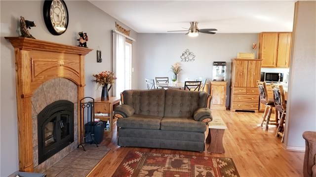 411 E South St, Arma, KS 66712