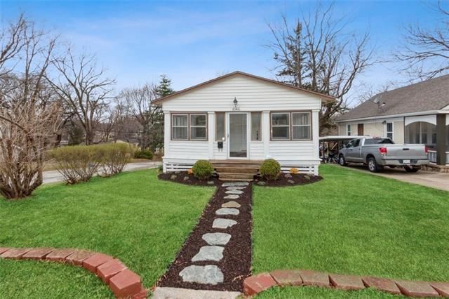 8146 Main St, Kansas City, MO 64114