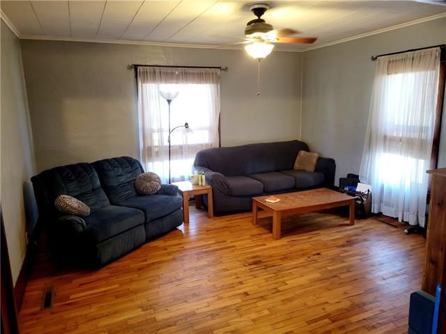 408 E Main St, Arma, KS 66712