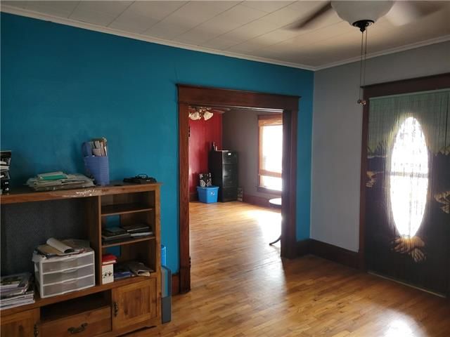 408 E Main St, Arma, KS 66712