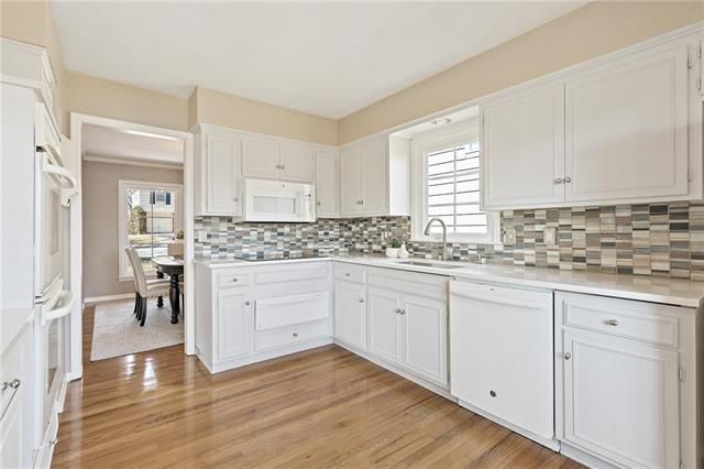 9525 Beverly Dr, Overland Park, KS 66207