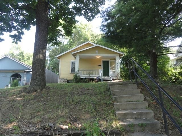 6034 E 16th Ter, Kansas City, MO 64126