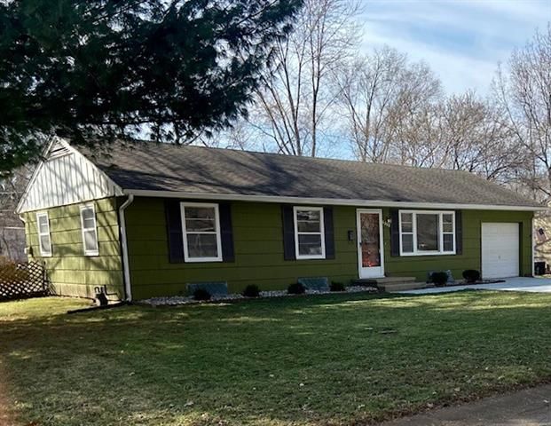 1502 NW B St, Blue Springs, MO 64015