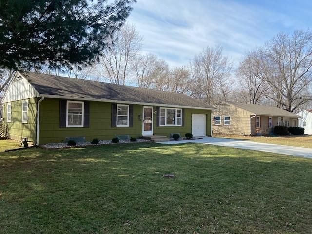 1502 NW B St, Blue Springs, MO 64015