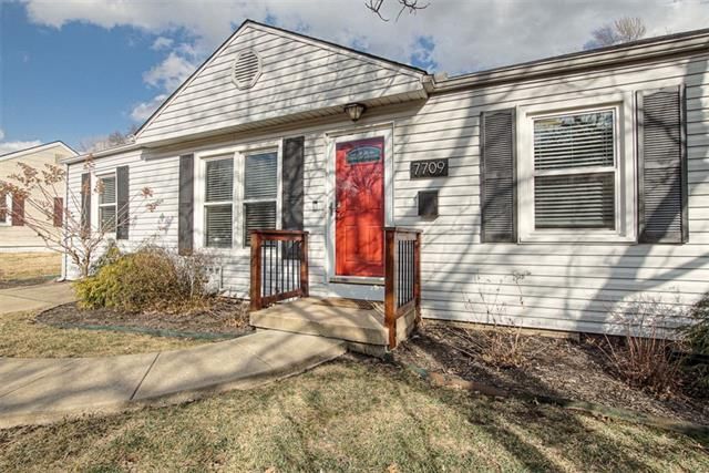7709 Lowell Ave, Overland Park, KS 66204