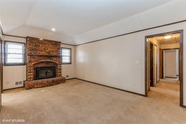 2305 E 110 St, Kansas City, MO 64131