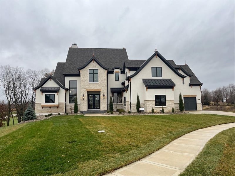 10119 N Kansas Ct, Kansas City, MO 64155