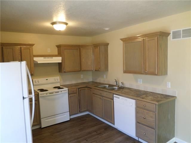 923 N 7 St, Atchison, KS 66002