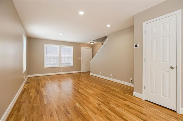 1120 E 81st St, Kansas City, MO 64131