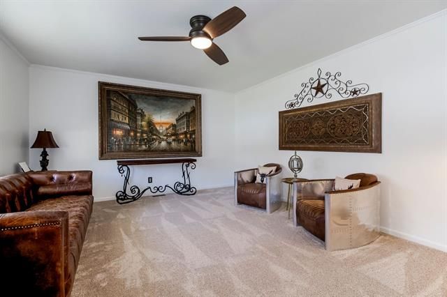 1706 Ridge Rd, Leavenworth, KS 66048