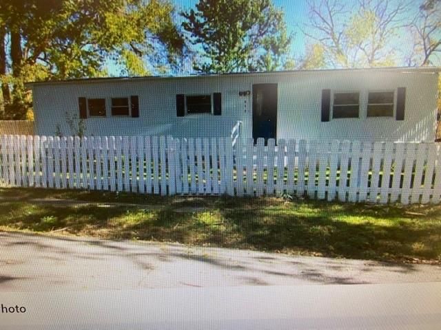 513 N 2nd St, Plattsburg, MO 64477