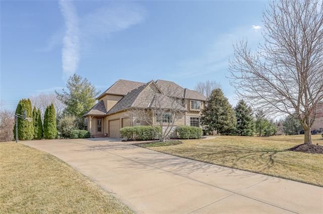 15321 Perry St, Overland Park, KS 66211