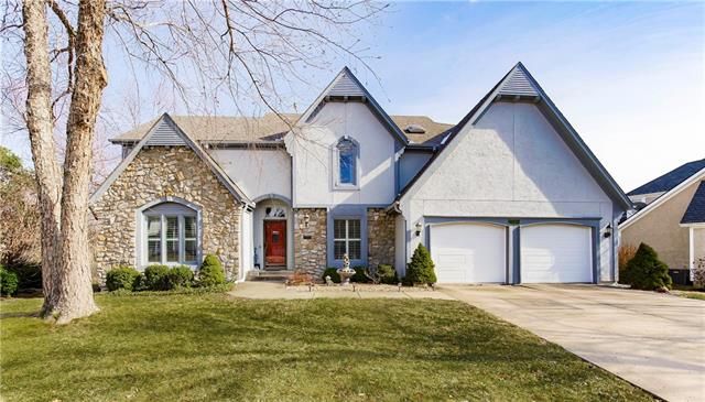 12117 Juniper St, Overland Park, KS 66209