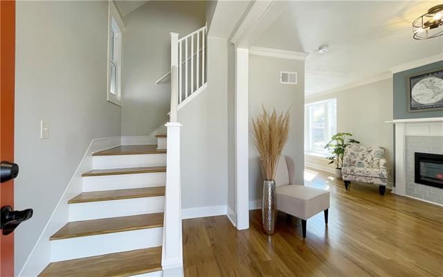 4419 State Line Rd, Kansas City, MO 64111