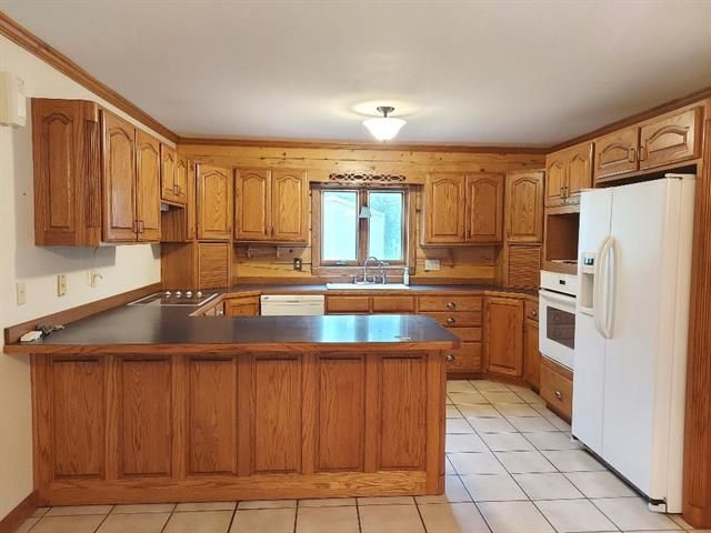 7085 Lost Lake Rd, Thayer, KS 66776
