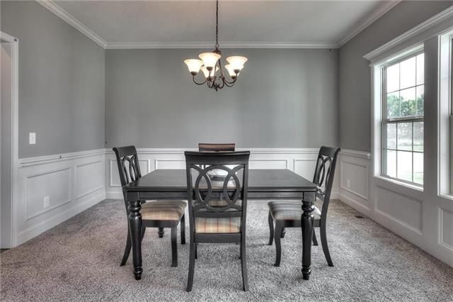 4909 NE 105th St, Kansas City, MO 64156