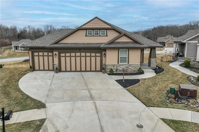 4830 NW Ridgewood Ct, Riverside, MO 64150