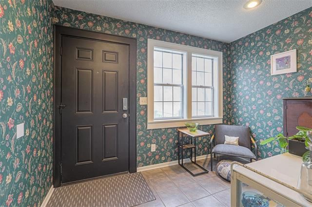 8422 Riggs St, Overland Park, KS 66212