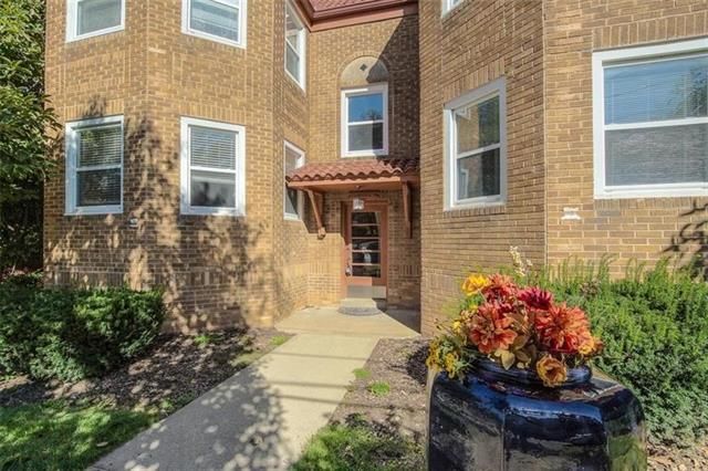 12 E 50th St #1W, Kansas City, MO 64112