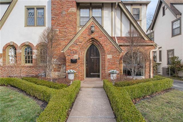 650 W 70th St, Kansas City, MO 64113