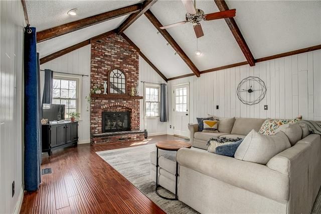 3509 NE Lacewood Ct, Lee's Summit, MO 64064