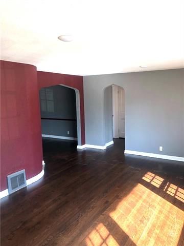 3018 E Meyer Blvd, Kansas City, MO 64132