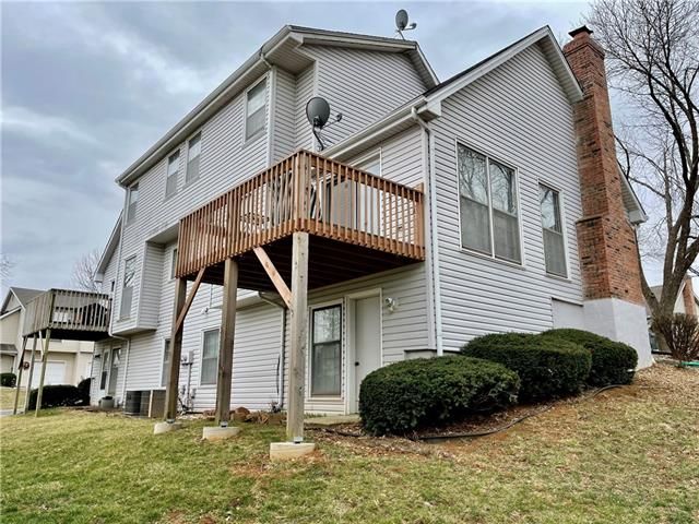8532 W 109th Ter, Overland Park, KS 66210