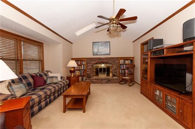 1300 Lee Ln, Raymore, MO 64083