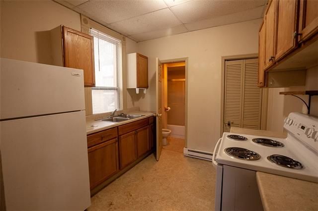 101 E 30th St, Kansas City, MO 64130
