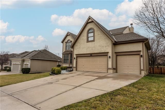 13228 Barton St, Overland Park, KS 66213