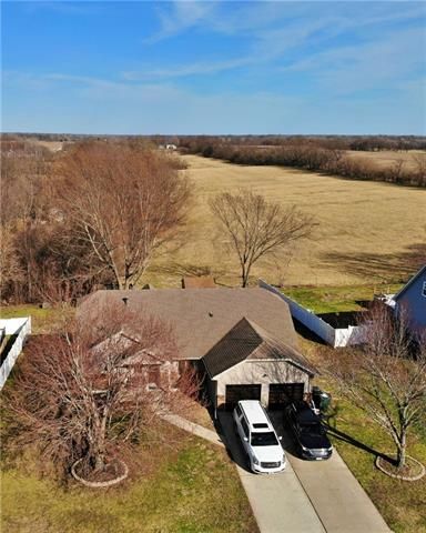704 S Connor St, Odessa, MO 64076