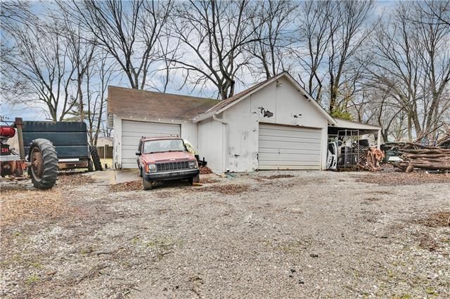 537 W Cedar St, Olathe, KS 66061