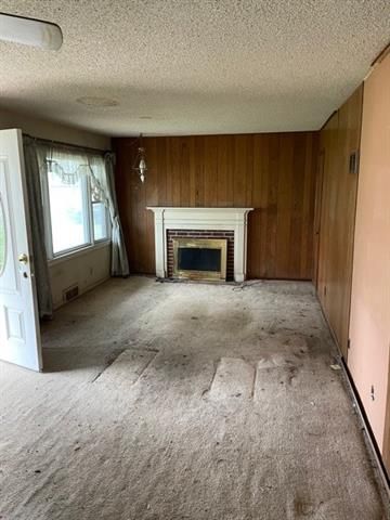 119 NE Evansdale Rd, Kansas City, MO 64116