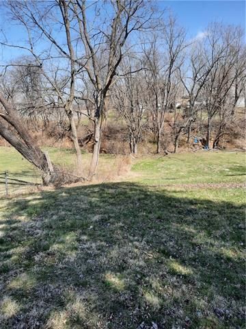 11118 E 8th St, Independence, MO 64054