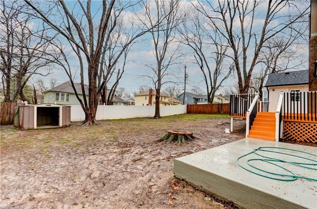 2306 E 110th St, Kansas City, MO 64131