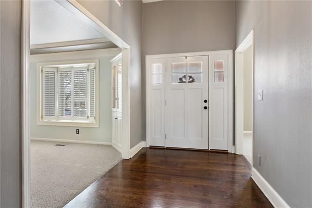 8017 W 116 St, Overland Park, KS 66210