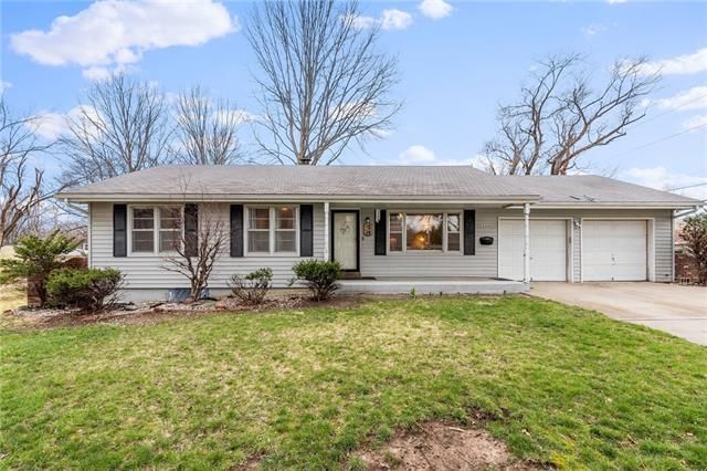 4300 Carlisle Ave, Kansas City, MO 64133