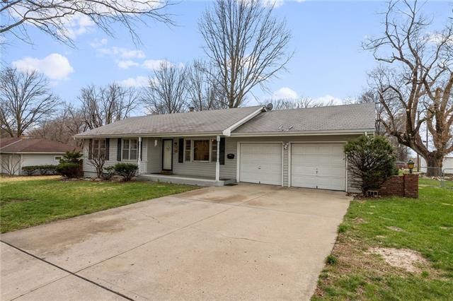 4300 Carlisle Ave, Kansas City, MO 64133