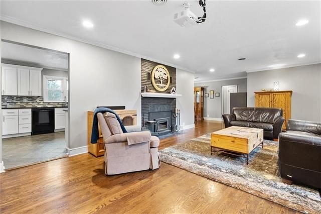1200 E 108th Ter, Kansas City, MO 64131