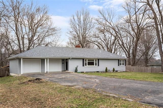 1200 E 108th Ter, Kansas City, MO 64131