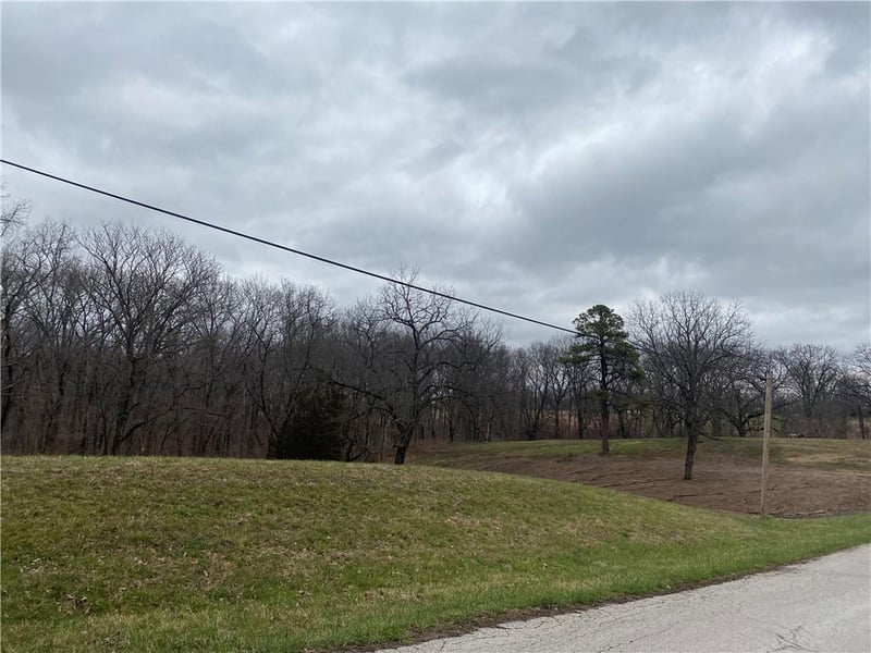 10500 NW Old Tiffany Springs Rd, Kansas City, MO 64153