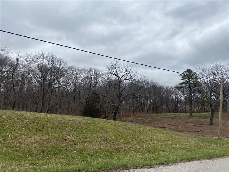 10500 NW Old Tiffany Springs Rd, Kansas City, MO 64153
