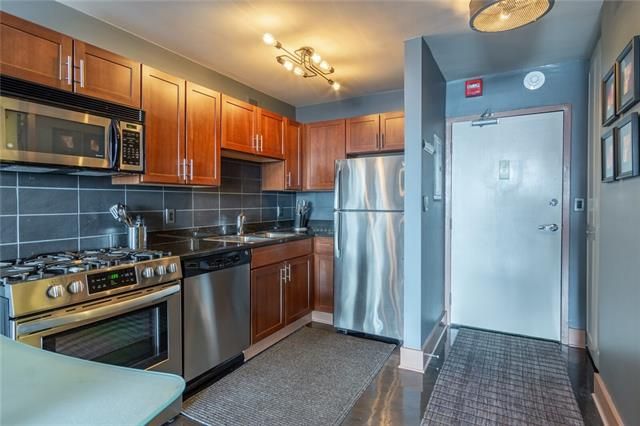 600 E 8th St #12L, Kansas City, MO 64106