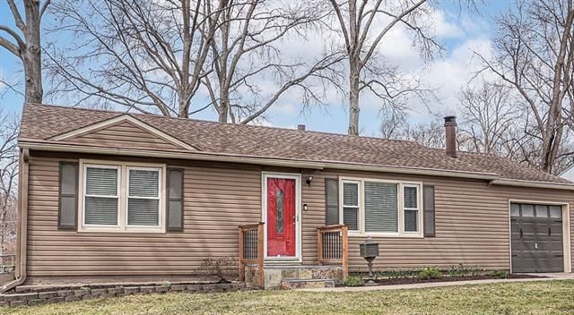8804 Craig Dr, Overland Park, KS 66212