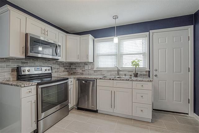 8804 Craig Dr, Overland Park, KS 66212