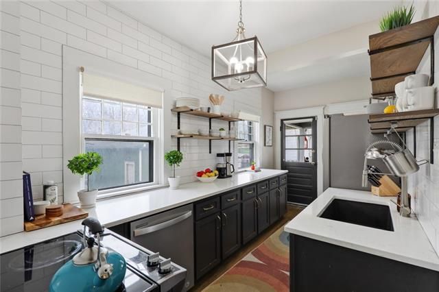 11 E 57 Ter, Kansas City, MO 64113