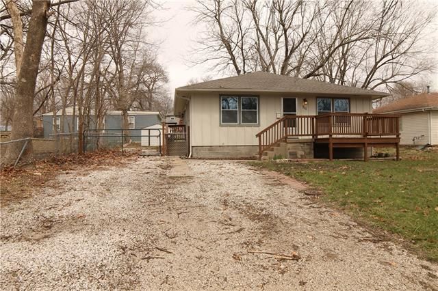 711 4th St, Belton, MO 64012