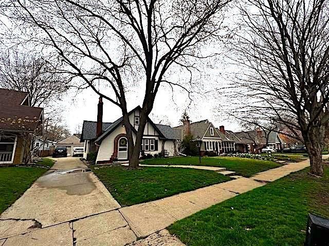 100 E 70th Ter, Kansas City, MO 64113