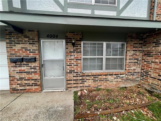 4004 Hedges Ave, Kansas City, MO 64133